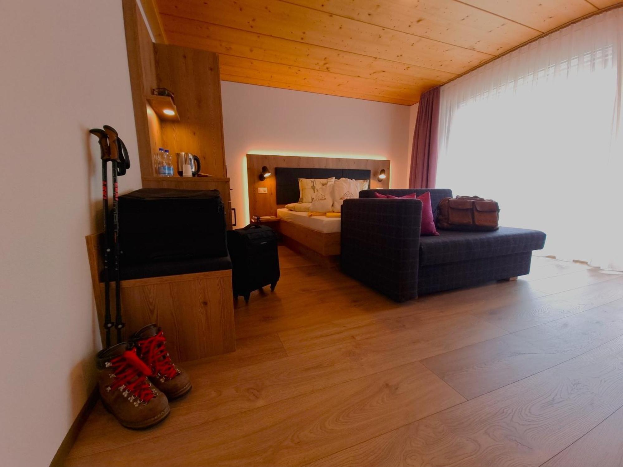 Hotel Alpenblick-Leukerbad-Therme Номер фото