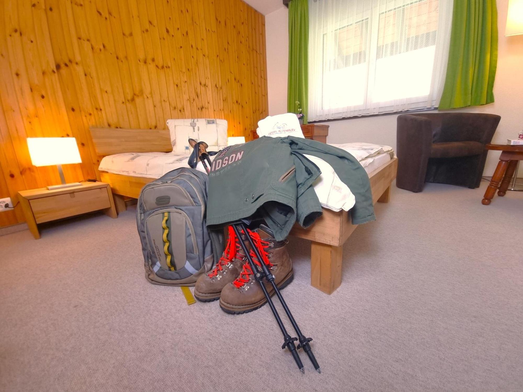 Hotel Alpenblick-Leukerbad-Therme Номер фото