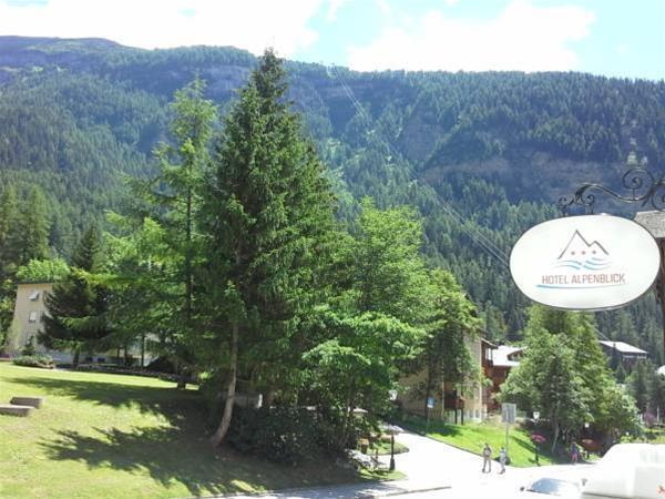 Hotel Alpenblick-Leukerbad-Therme Екстер'єр фото