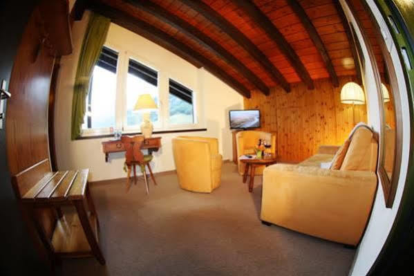 Hotel Alpenblick-Leukerbad-Therme Екстер'єр фото